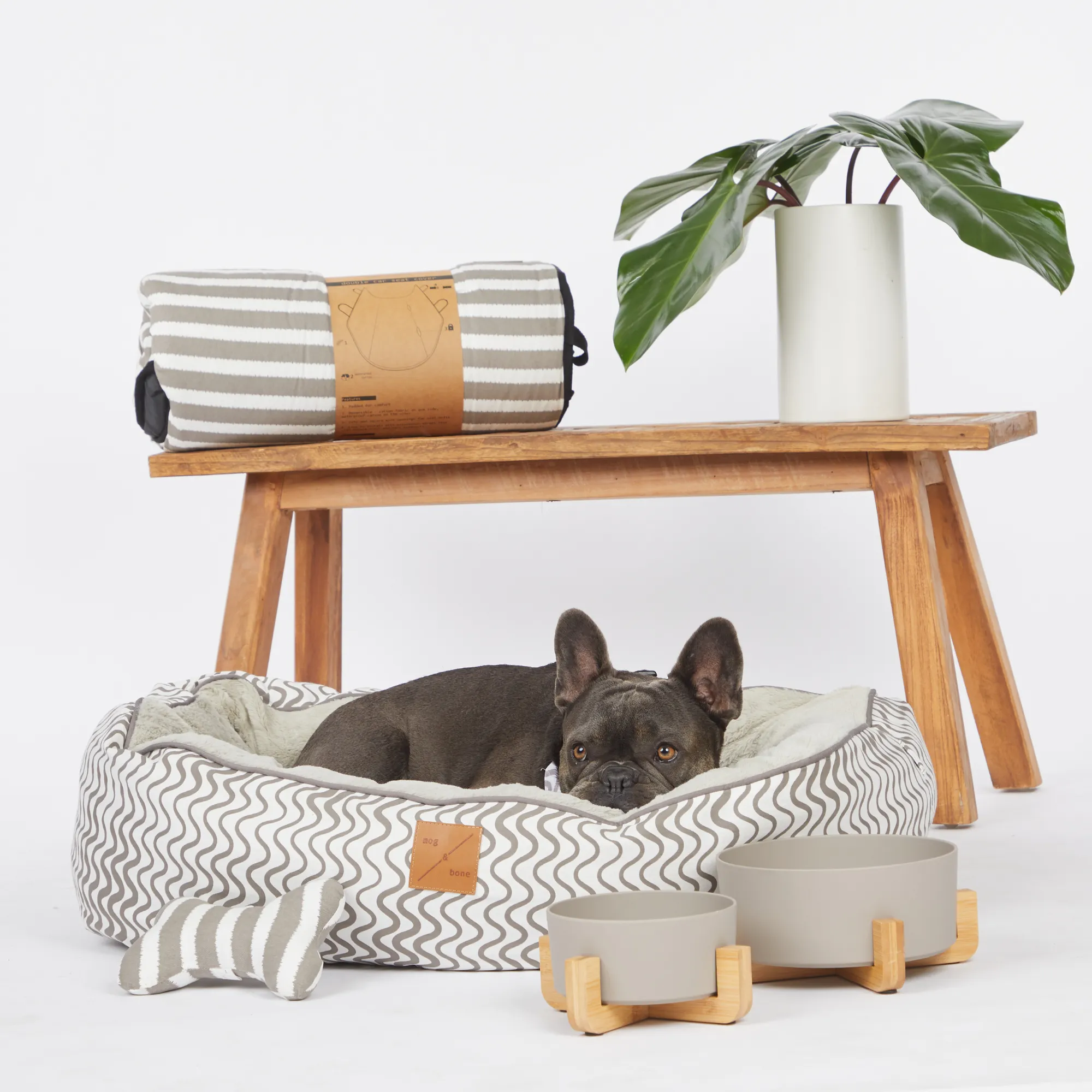 4 Seasons Reversible Circular Dog Bed - Mocha Wave Print